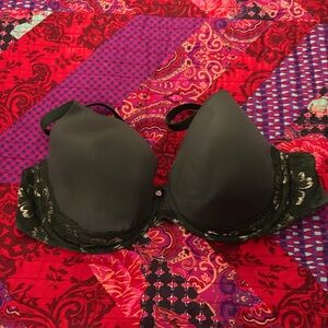 Victori secret emerald green and gold bra size 40DD